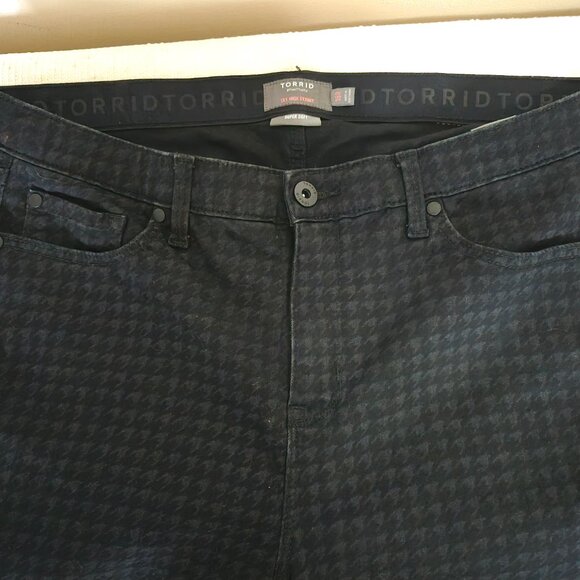 Houndstooth Skinny Jeans - Picture 2 of 5